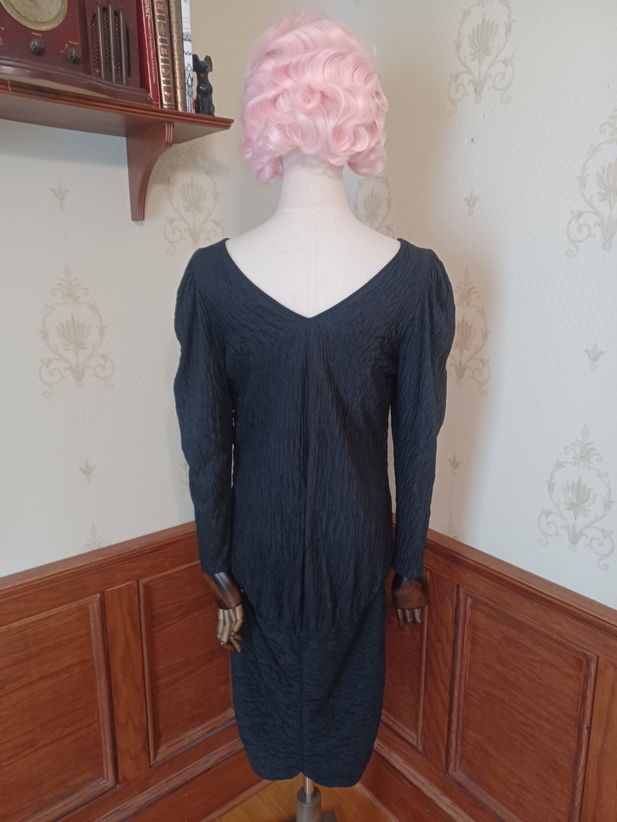 Vintage 70s/80s “New Leaf by Shamir” Black / Red Lotus Witchy Dress