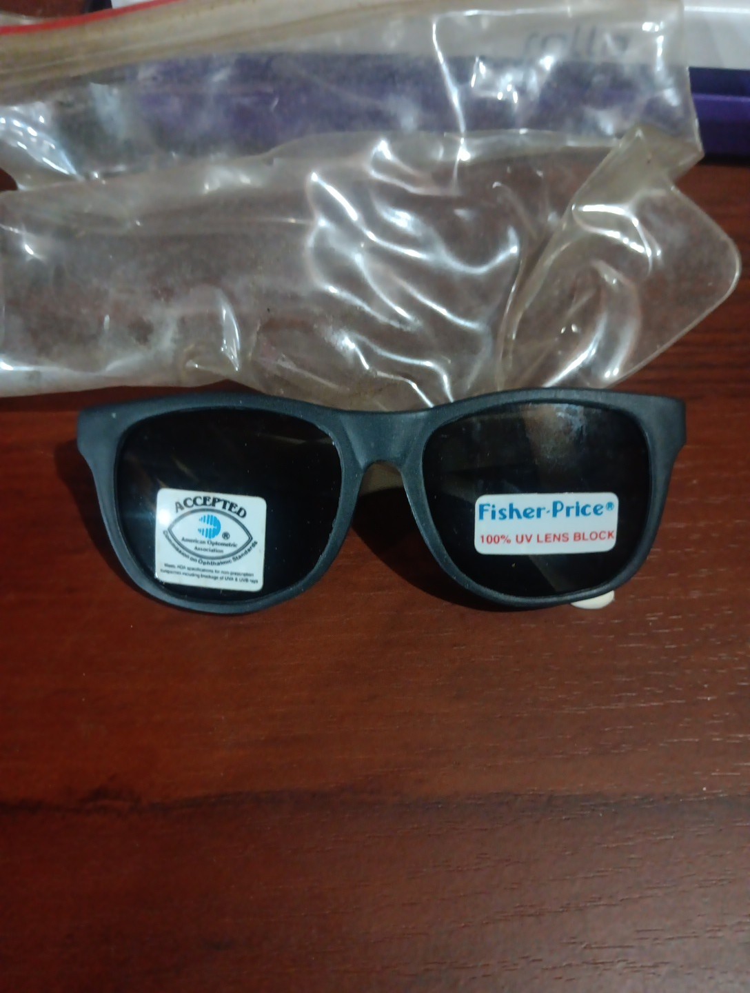 VTG-VHTF- Fisher-Price, 100% UV, LENS BLOCK KIDS MINI SUNGLASSES. free shipping