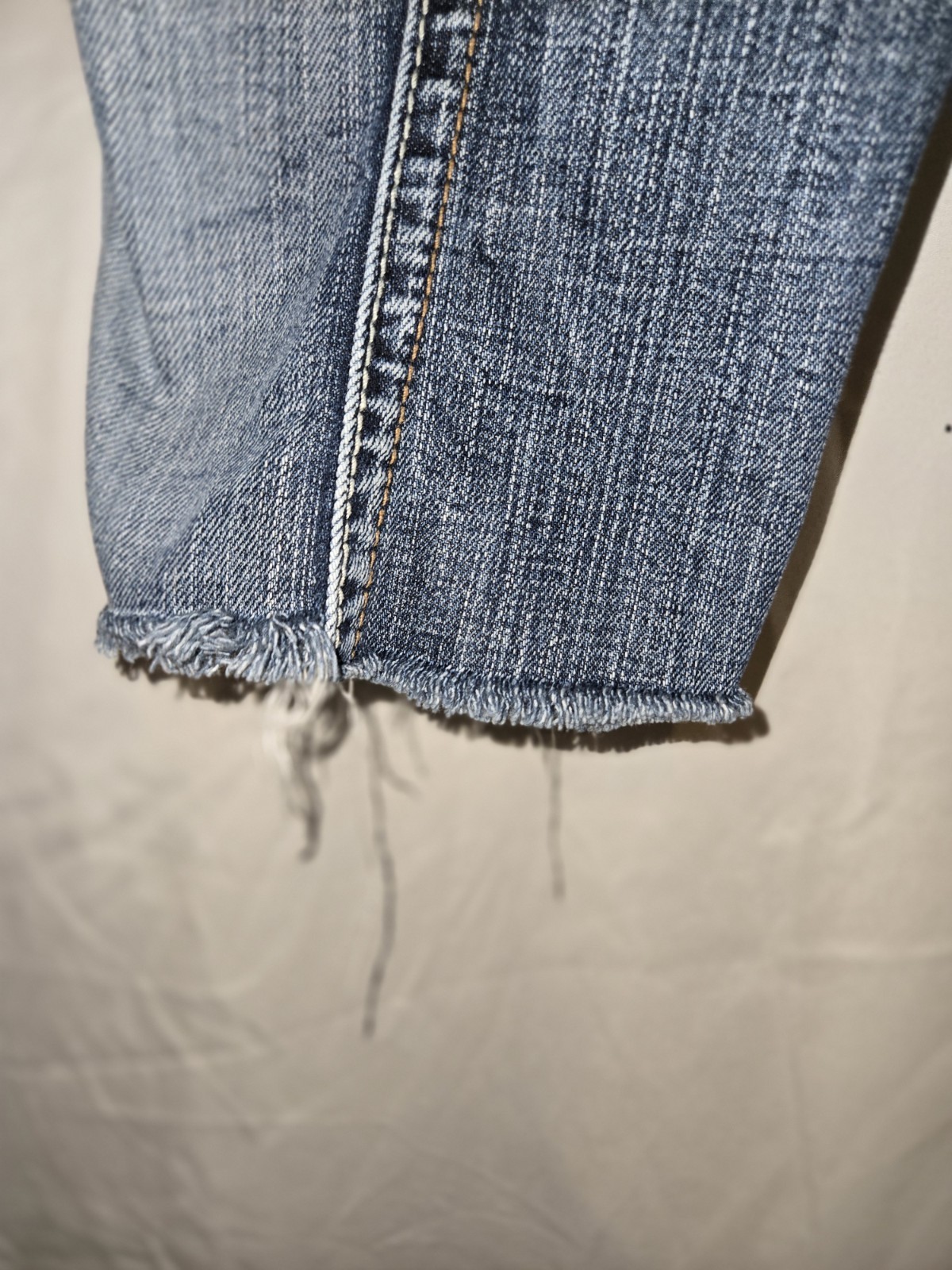 Silver Twisted Mid Capri Jeans Women’s Size W29/L33
