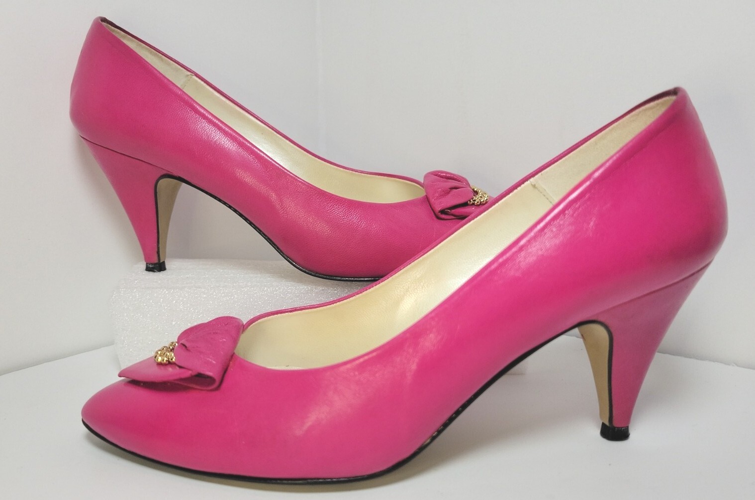 Vintage 80s 90s Women’s Pink Pointed Toe Special Occasion Heels Pumps by PROXY