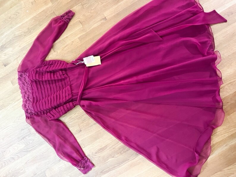 Vintage Miss Elliette Women’s Burgundy Long Sleeve Chiffon Maxi Dress