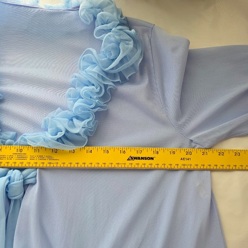 Vintage 1960’s Gossard Artemis Peignoir Robe Size Small Blue Ruffle Collar