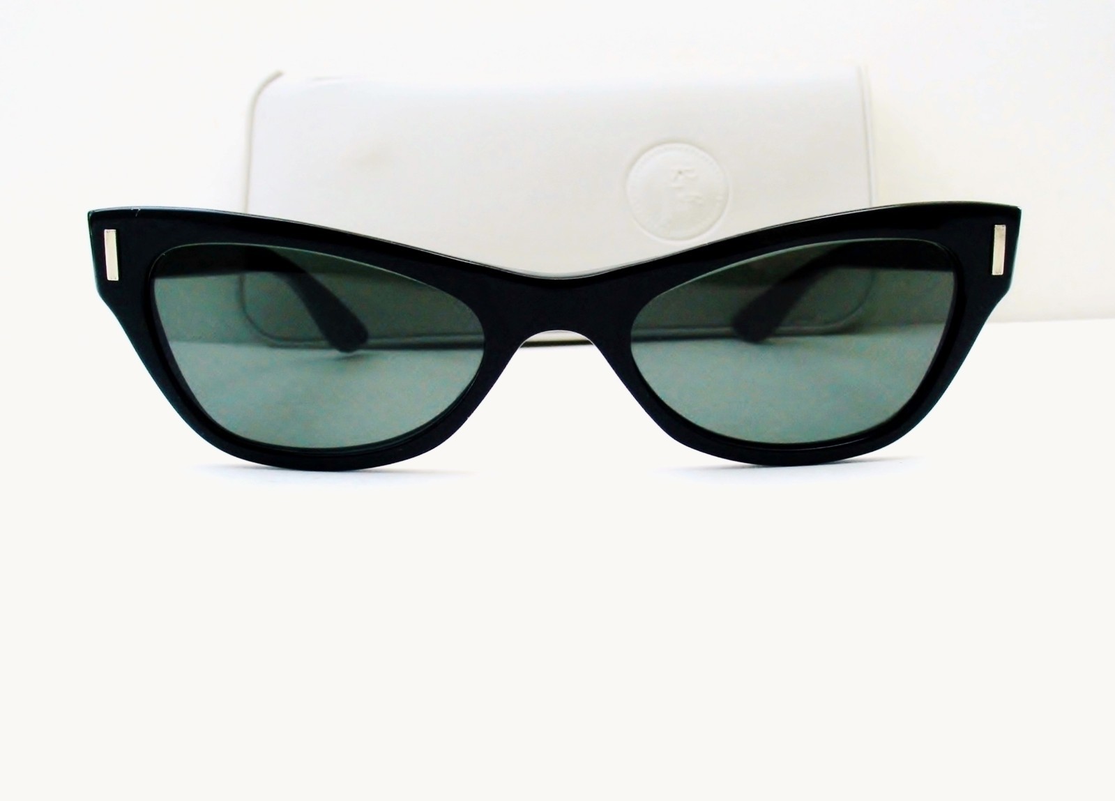 Vintage Bausch & Lomb B&L Ray Ban USA 60s Cat Eye 50mm Black frame Sunglasses