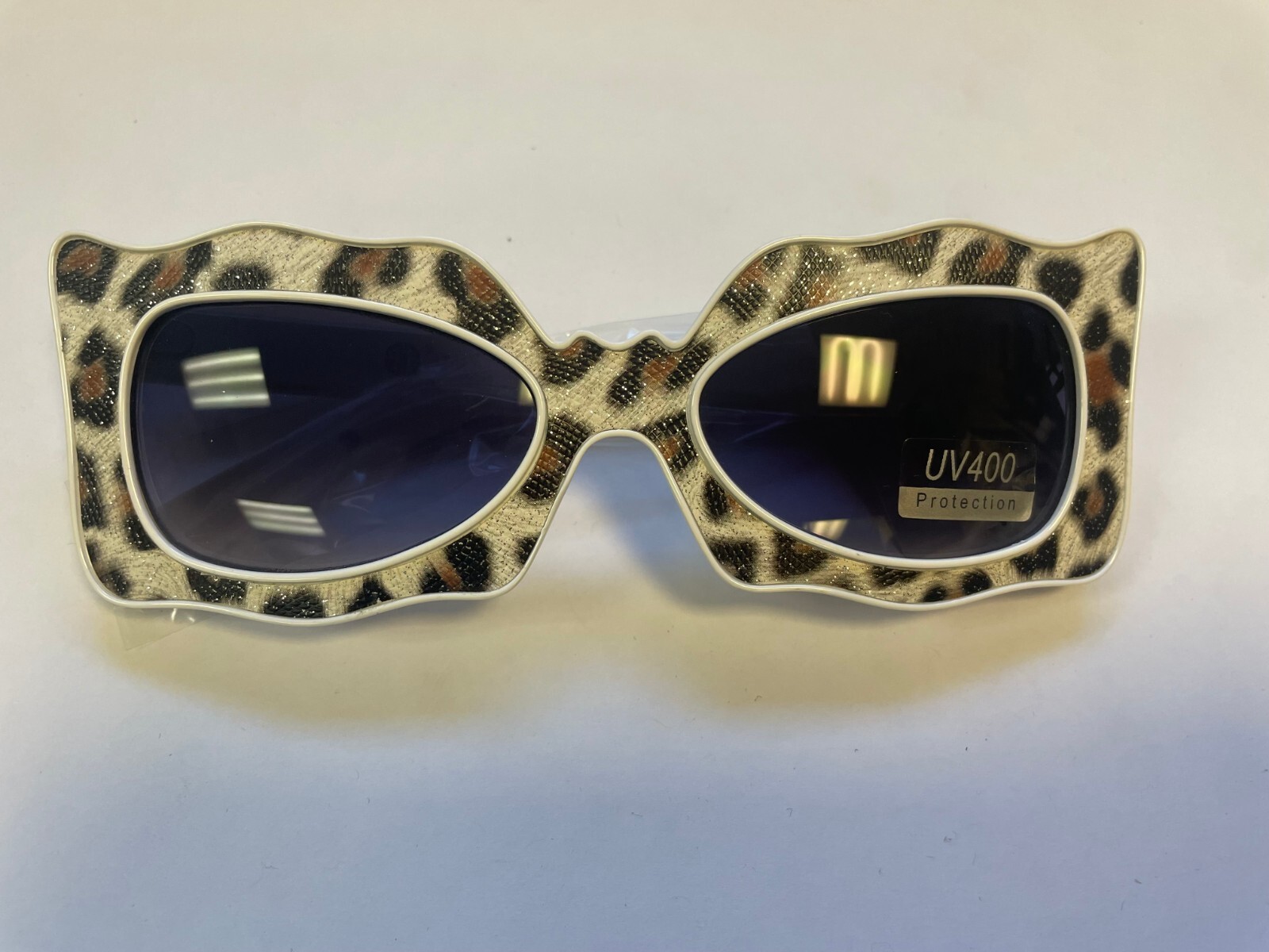 100% UV400 New Womens Retro Rectangle Leather Detail Sunglasses W8622
