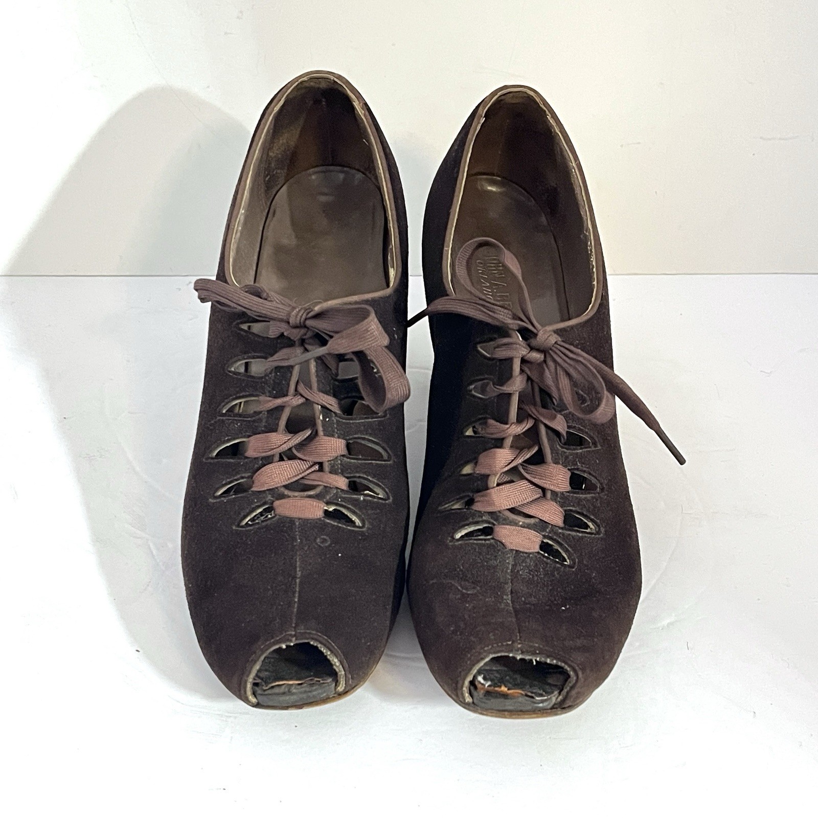 Vintage 1940s Womens Shoes Peep Toe Brown Suede SELBY Heel Laces COLLECTOR ITEM