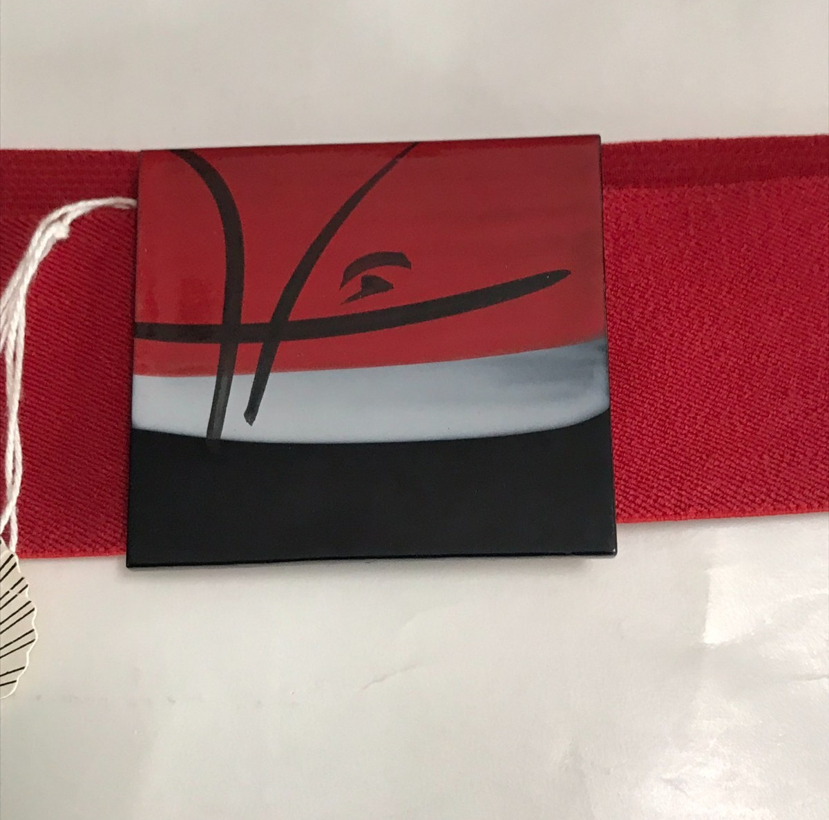 NWT Retro Y2K Red Cinch Waist Stretch Belt 2″ Wide Glass Art Buckle