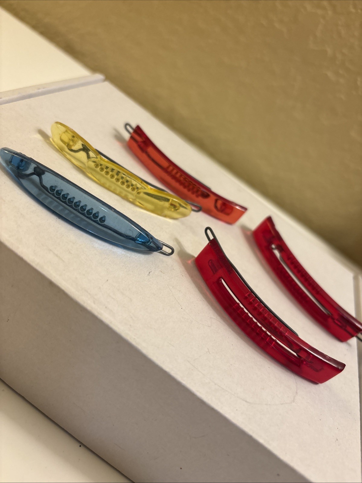 5 Vtg 1960’s RED Hair Barrettes Red Yellow Blue Older Tight Grip 2.3/4” (a71