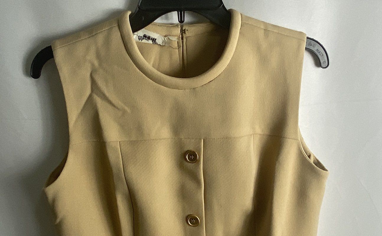 Vintage 70s Alison Ayre Women’s Tan Sleeveless Button Front Shift Dress ILGWU