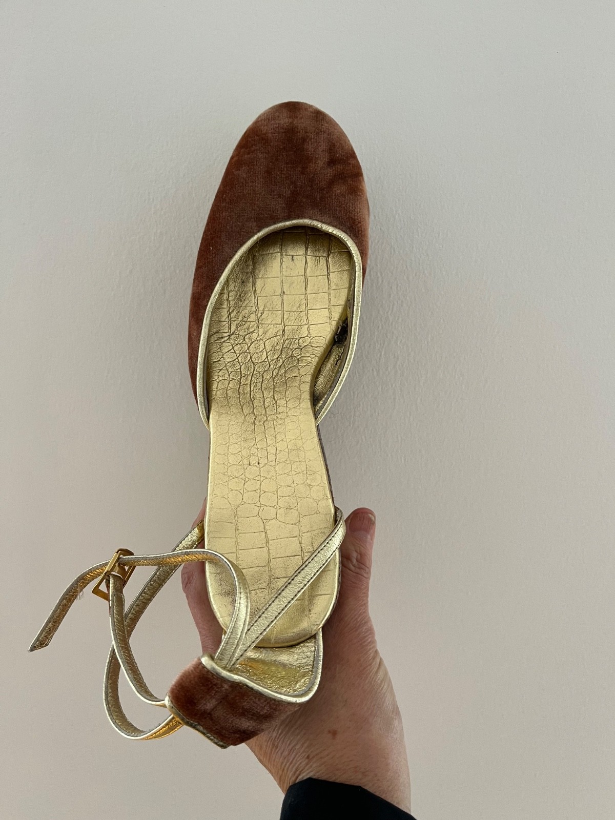 One of a Kind Vintage Shoes Women Velvet and Silk Size 7/12