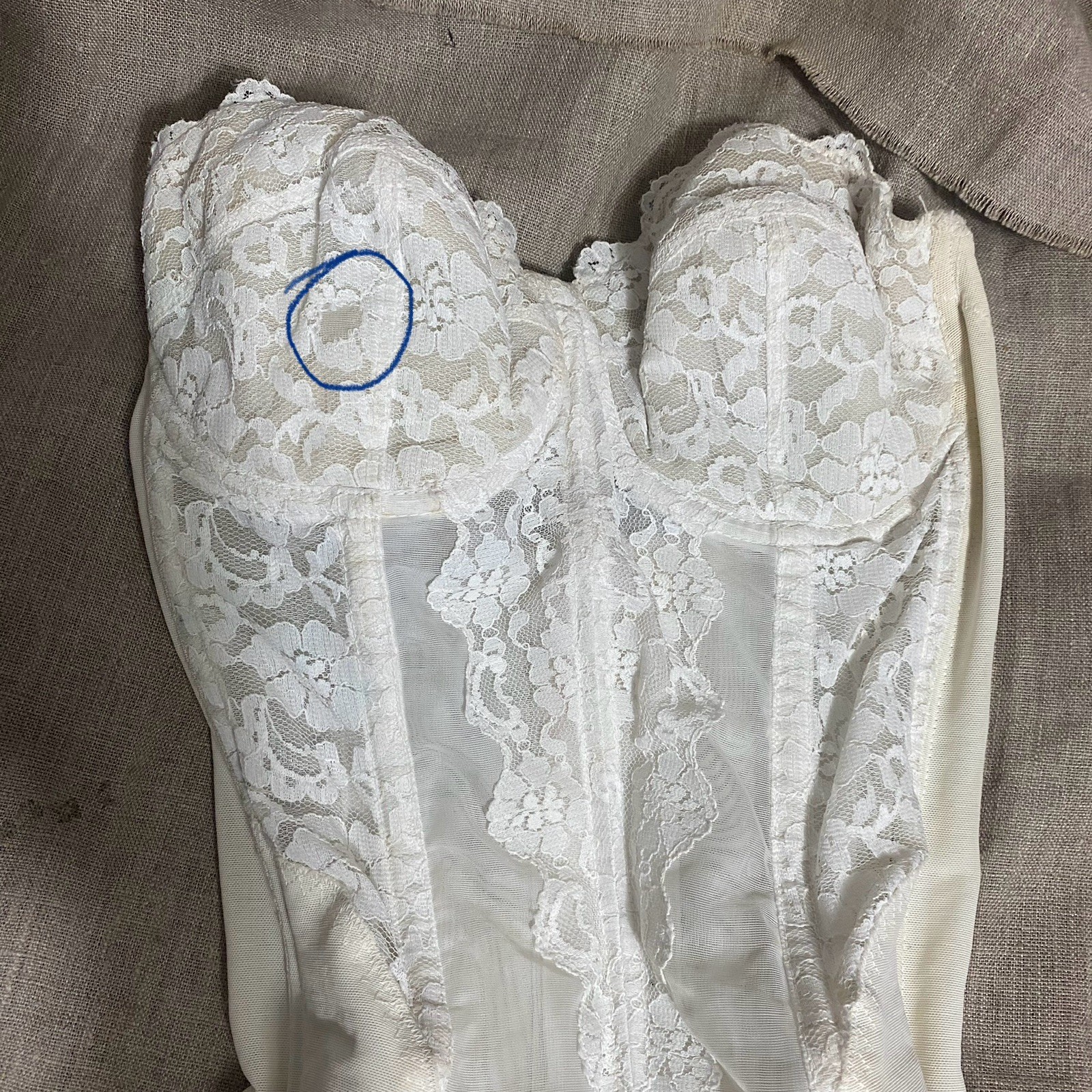 Marry Widow Vintage 50-60’s white strapless corset 33b