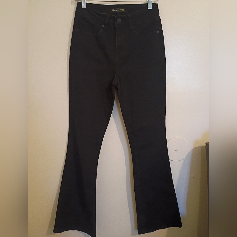 Royalty Women’s Classic Black Flare Leg Jeans Sz 6