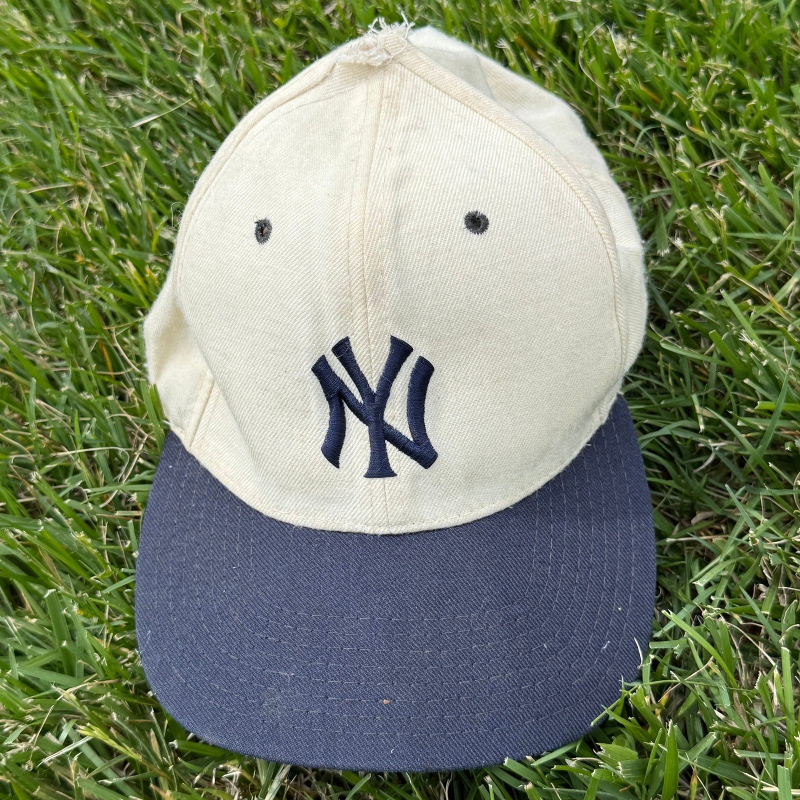 Vintage New Era New York Yankees Hat 90s MLB Snapback Cream Navy Wool Blend Cap