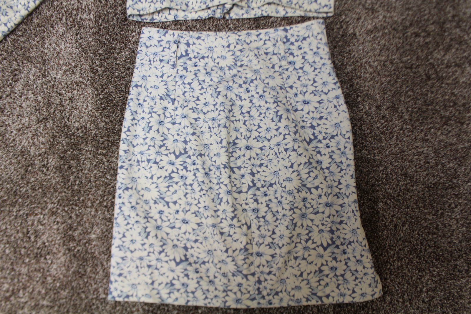 Vintage Girl women Blue/White Floral jacket and skirt Y2K 90’s size 9