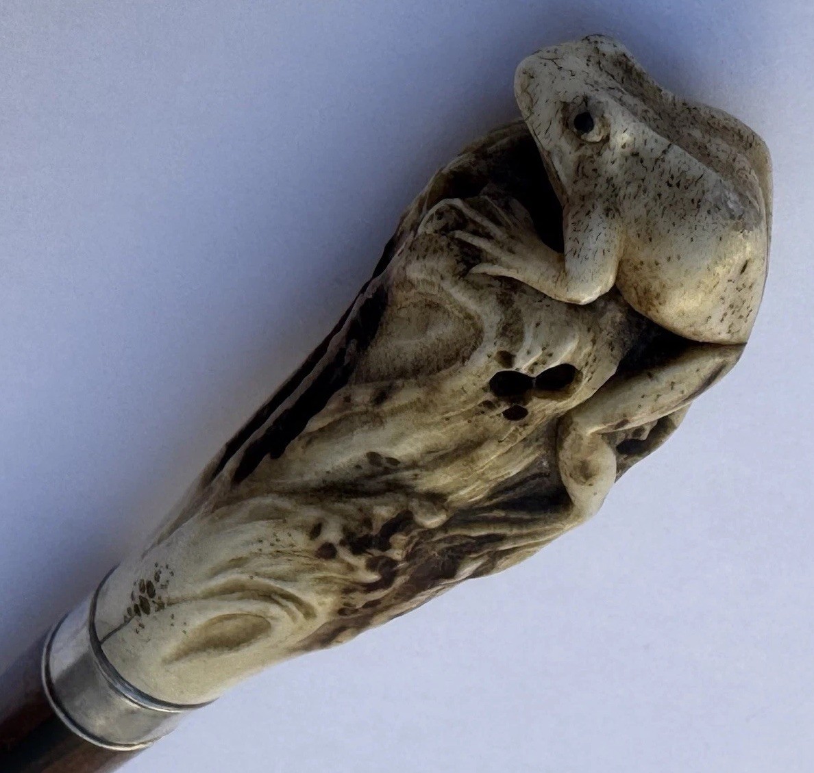 FINE MEIJI PERIOD JAPANESE HAND CARVED FROG ANTIQUE ROSEWOOD WALKING CANE STICK