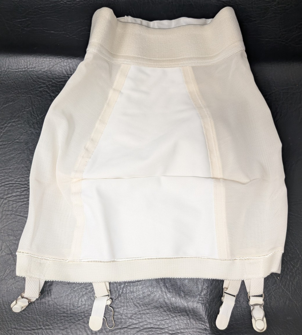 Vintage 1962 Sarong Small 25-26 White Open Bottom Criss Cross Pull On Girdle 424