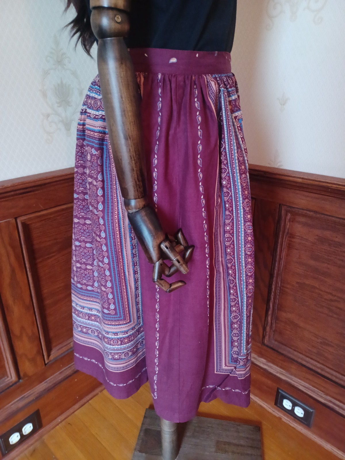 Vintage 1970s Tomboy Lesport Burgundy Paisley Boho Cottagecore Midi Skirt