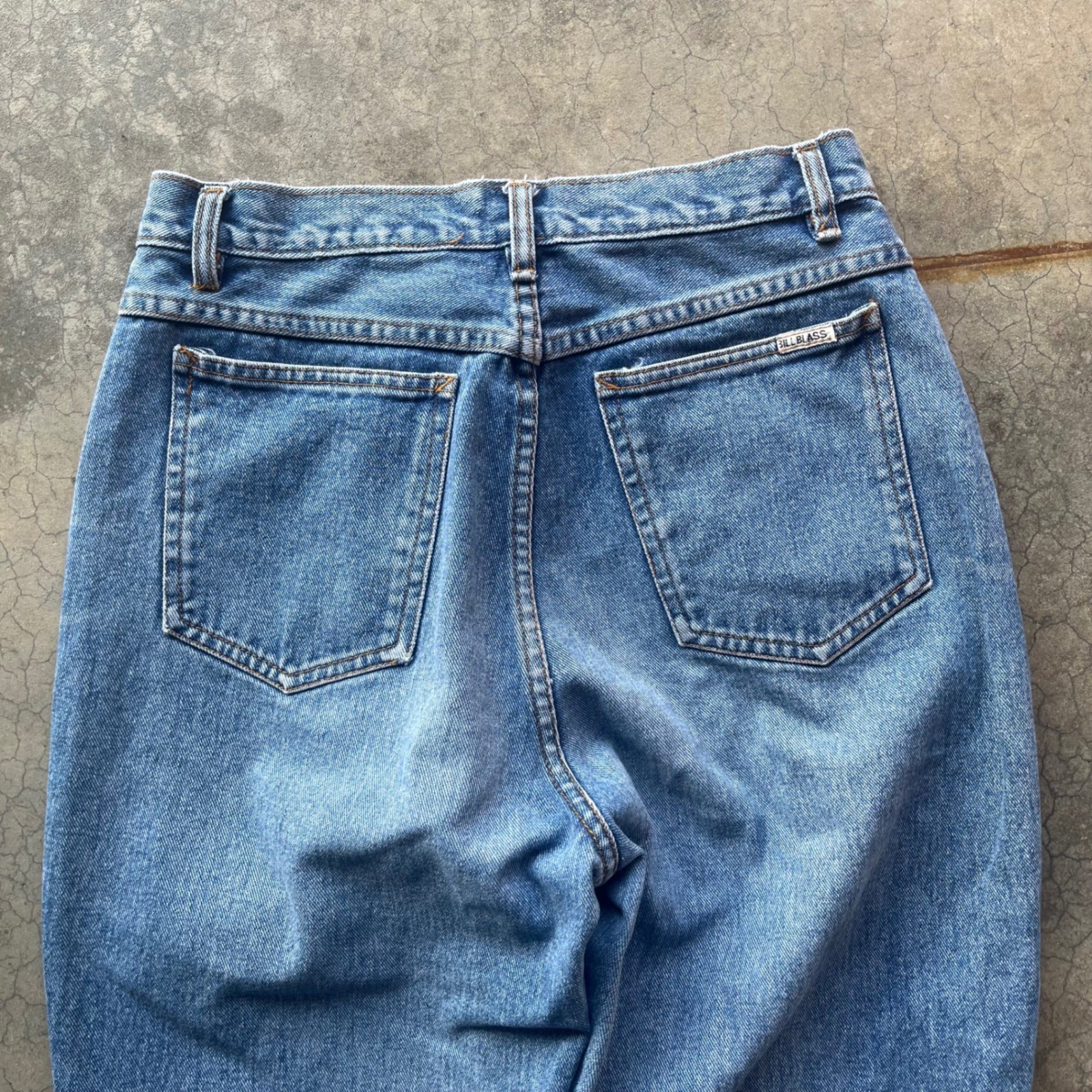 Vintage Bill Blass High Waisted Mom Jeans Medium Wash Tapered Leg Blue 28 Waist