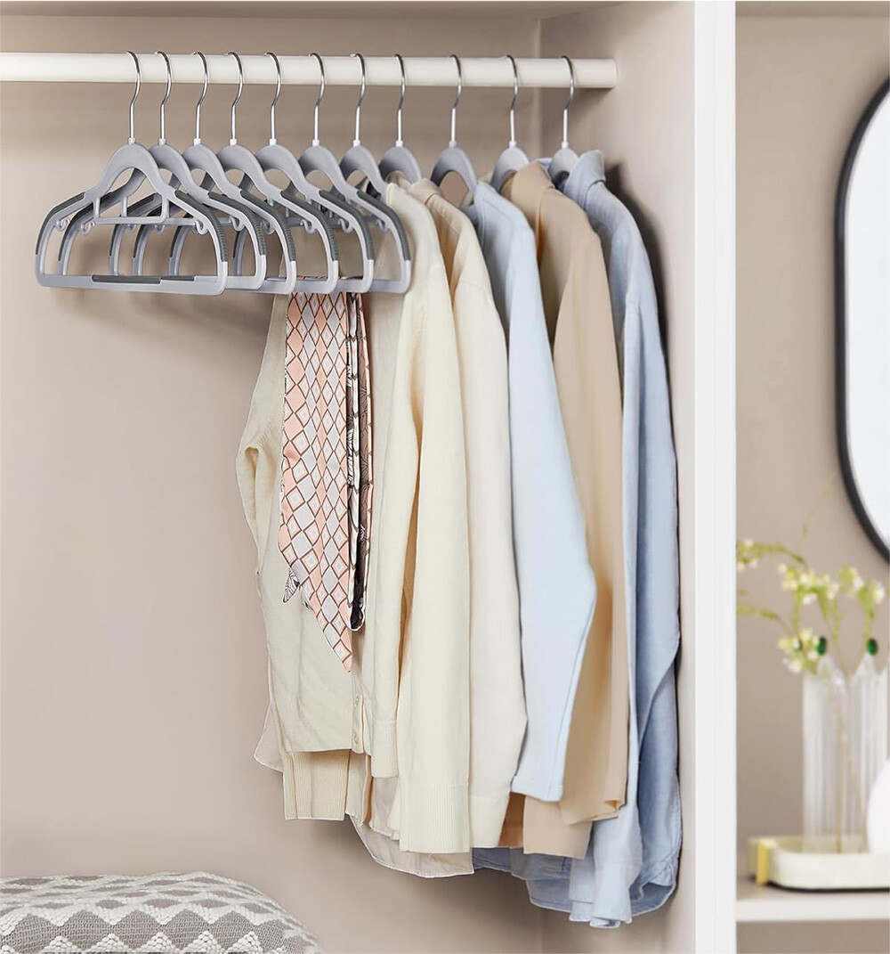 Plastic Hangers Non Slip for Clothes Coat Heavy Duty 360° Swivel Hook Pack of 50