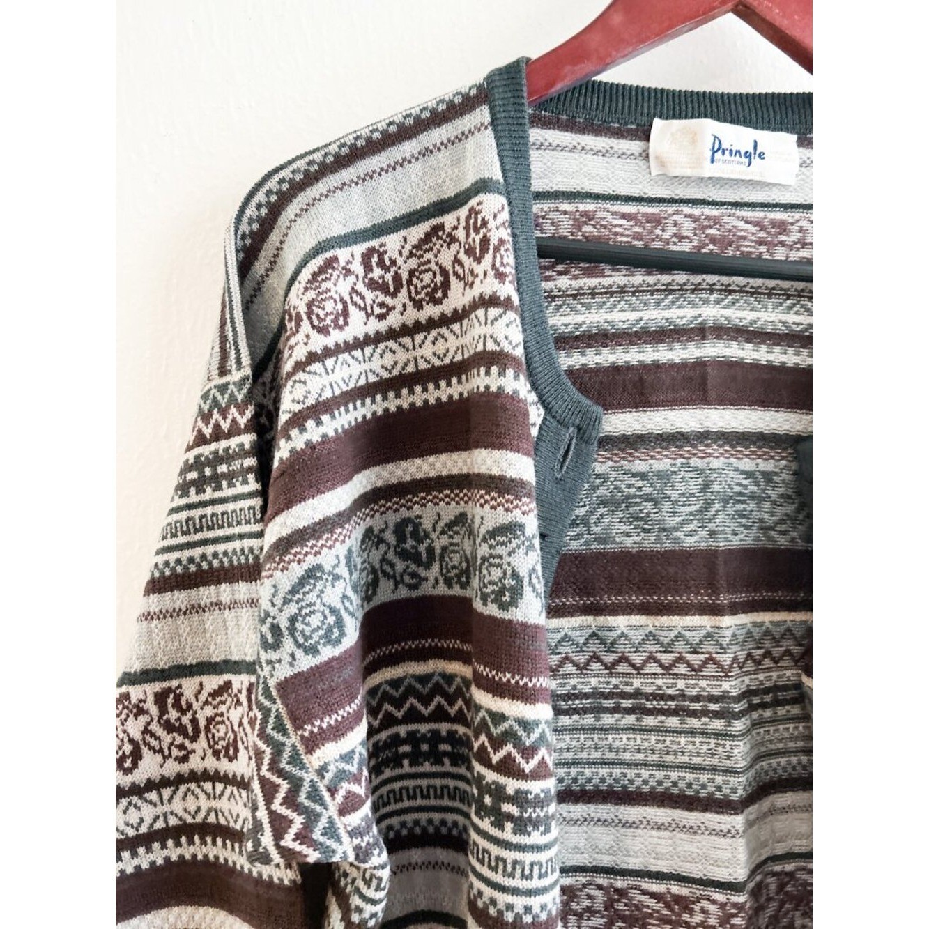 VINTAGE Pringle of Scotland 100% Lambswool Cardigan Mother of Pearl Buttons
