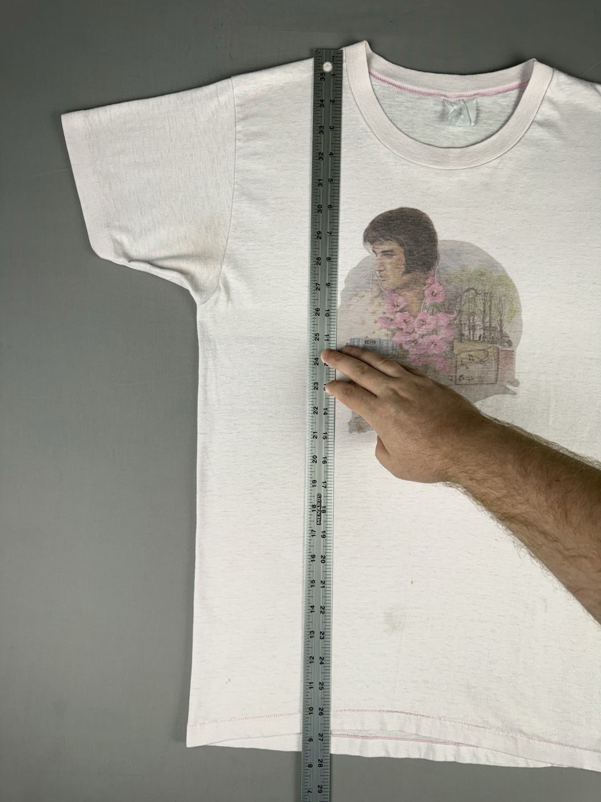 70’s VINTAGE Elvis Presley Graceland T-Shirt Size Small Pink 5050 Blend Music