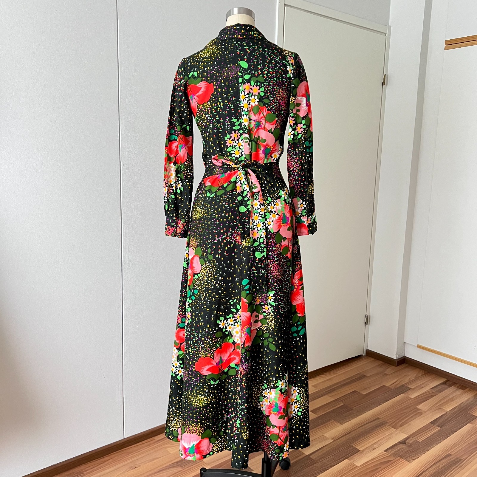 1970s Vintage Button Front Floral Maxi Dress Psychedelic Mod Long Sleeves Boho