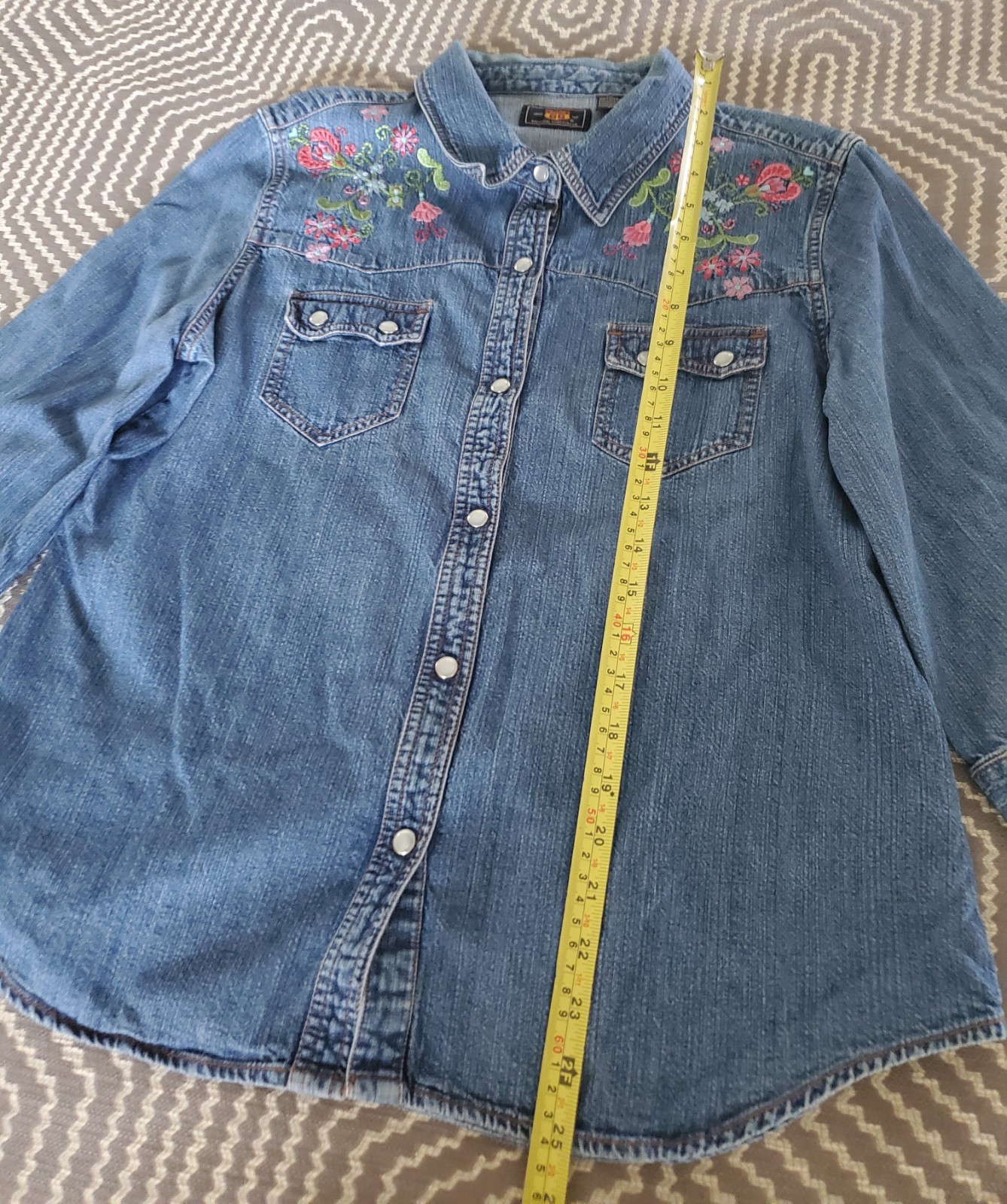 Route 66 Vintage Pearl Snap Denim Shirt Embroidered Floral Large 3/4 Sleeve