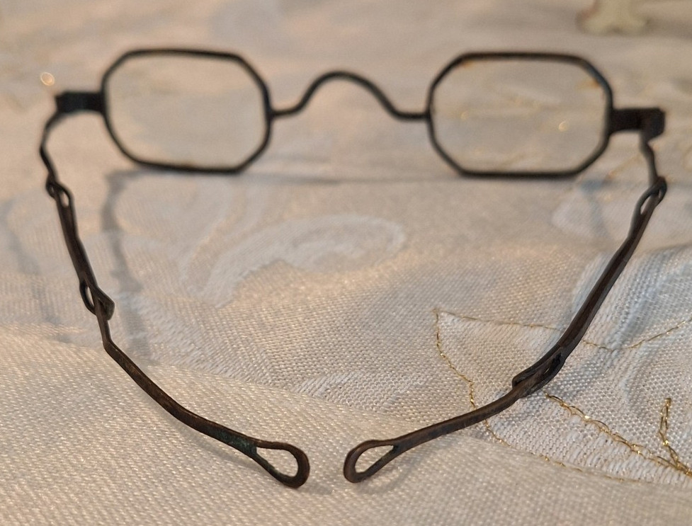 Antique Eyeglasses Spectacles Lot of 2 c1900 Oval Octagon Wire Rim w/Case Vtg