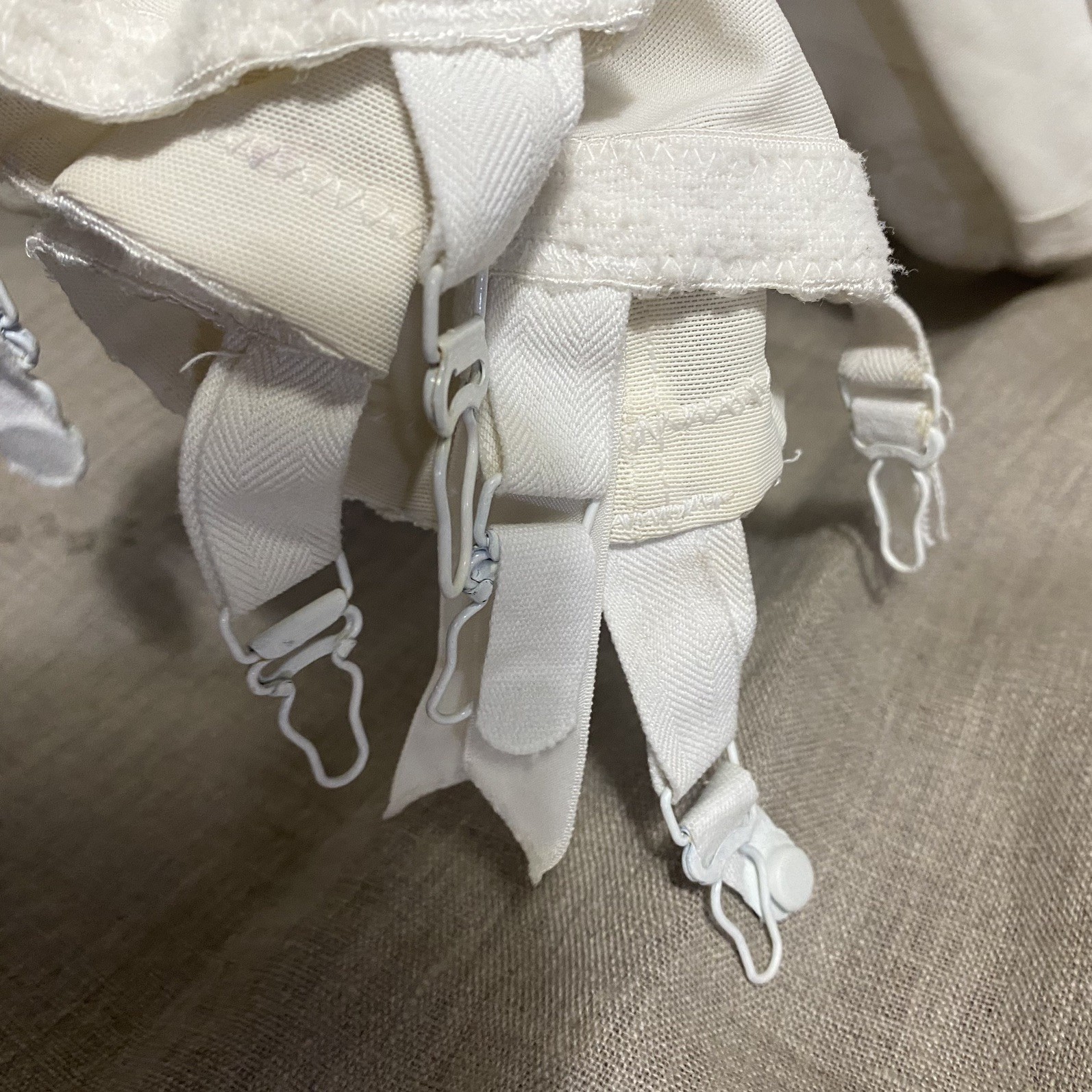 Marry Widow Vintage 50-60’s white strapless corset 33b