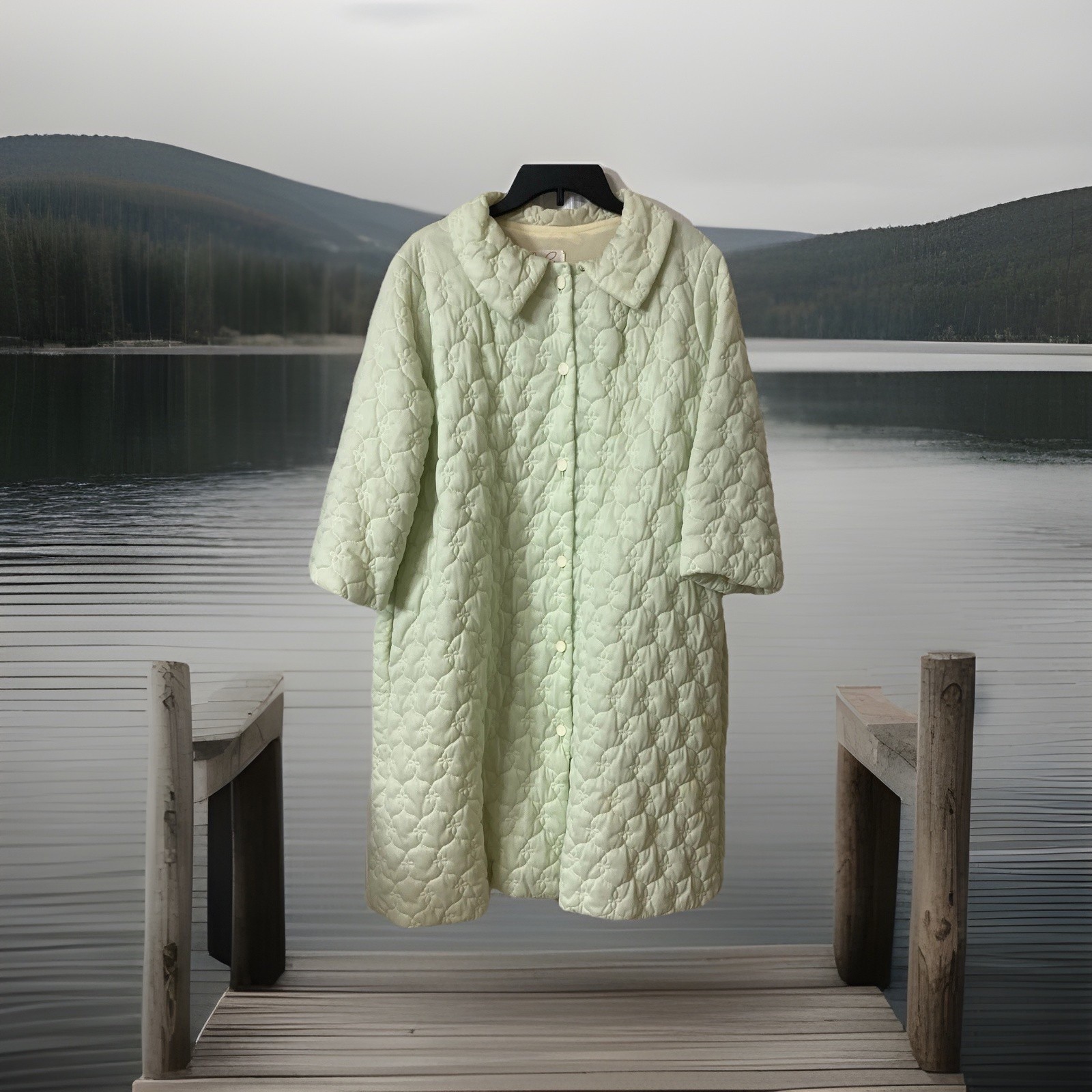 Vintage Miss Elaine Robe Sz M/L Quilted Mid-Length Smooth Green Collared Lined