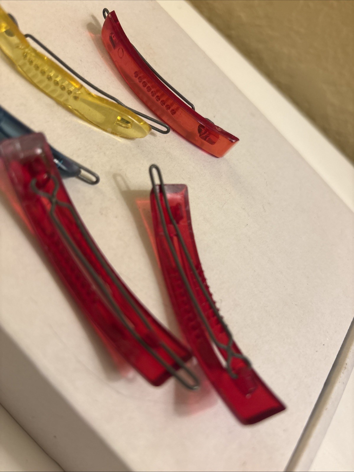 5 Vtg 1960’s RED Hair Barrettes Red Yellow Blue Older Tight Grip 2.3/4” (a71