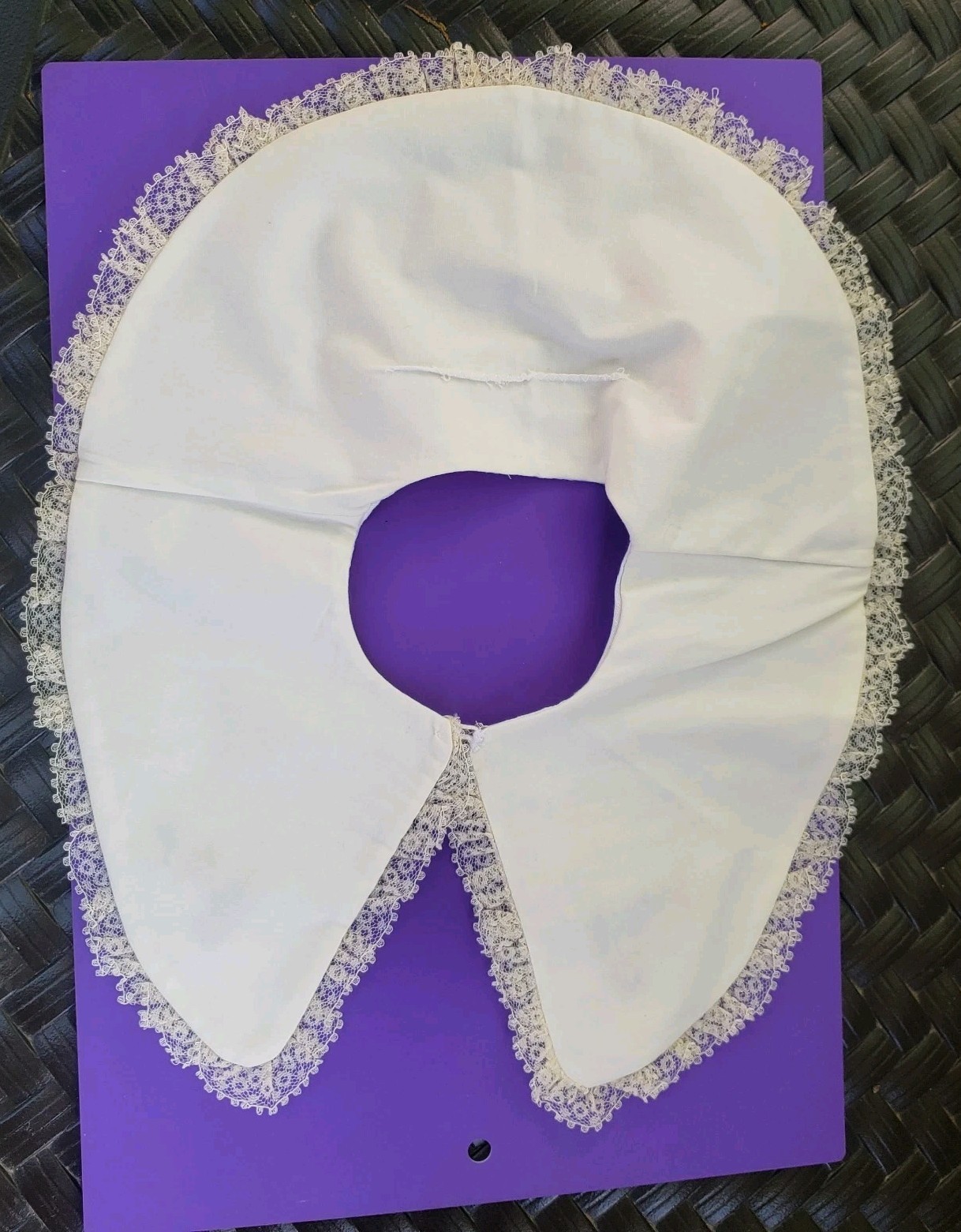 Vtg Satin Ribbon Flowered Poplin Collar/Bib/Peter Pan With Lace And Pearl Button