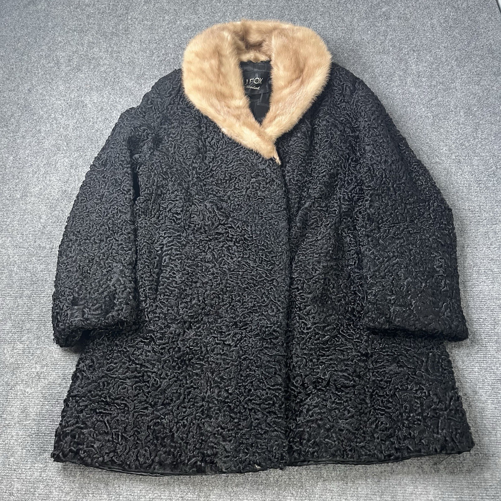 Vtg LJ Fox Cleveland Fur Coat Jacket Black Shesrling Luxurious Womens M