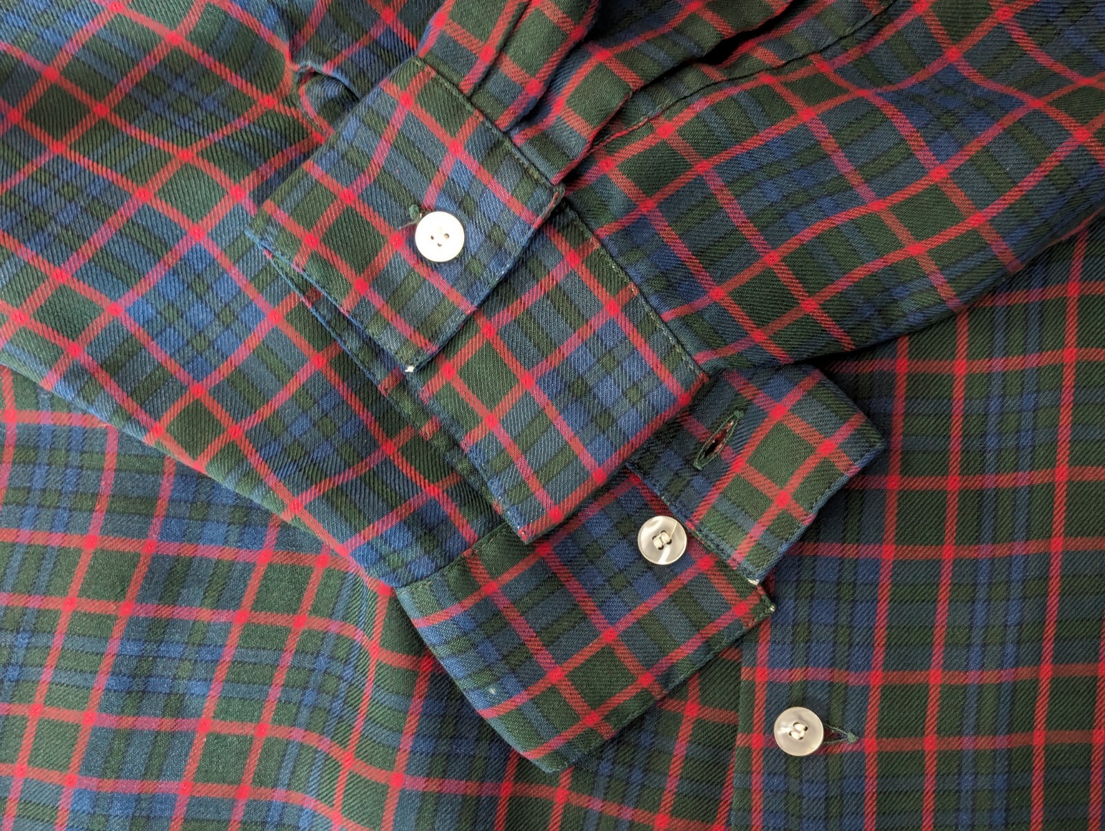 VINTAGE ARROW DECTOWOOL RED BLUE GREEN PLAID CHECK DACRON WOOL MADE IN USA LARGE