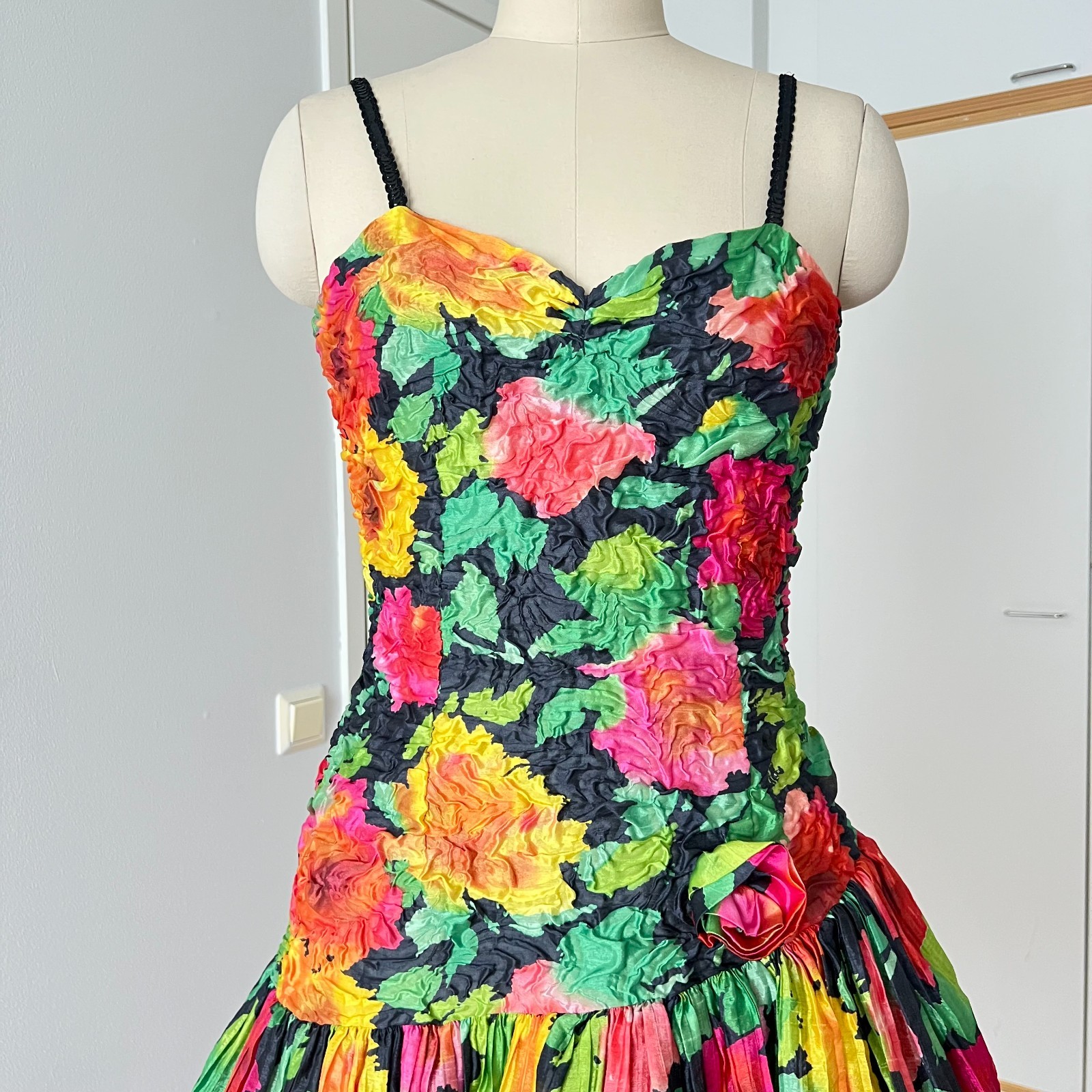 1980s Floral Taffeta Cocktail Party Dress Tiered Retro Prom Evening Gown Retro