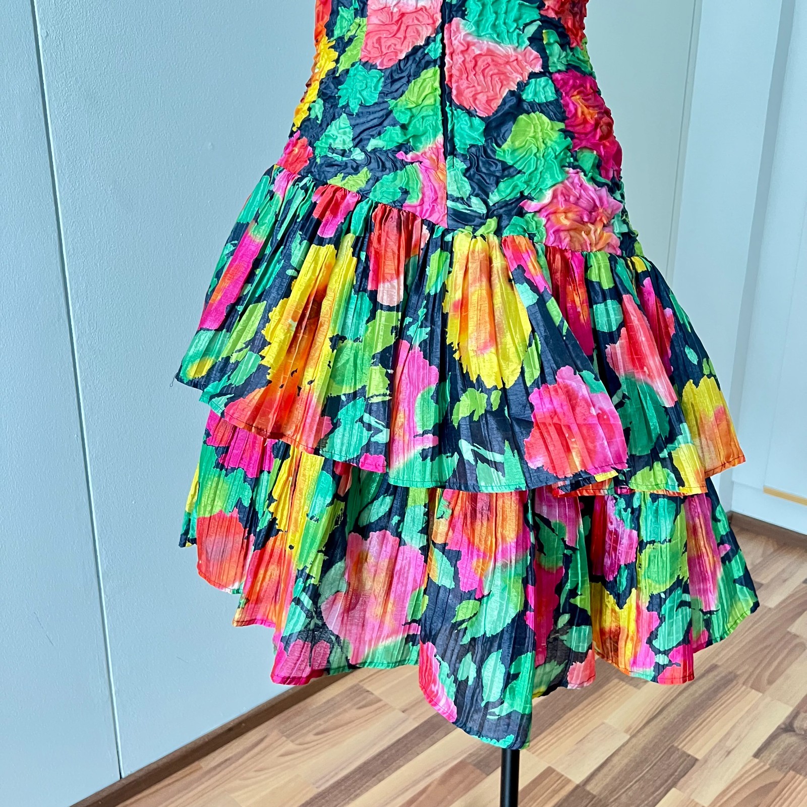 1980s Floral Taffeta Cocktail Party Dress Tiered Retro Prom Evening Gown Retro