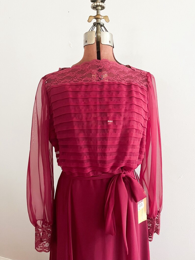 Vintage Miss Elliette Women’s Burgundy Long Sleeve Chiffon Maxi Dress