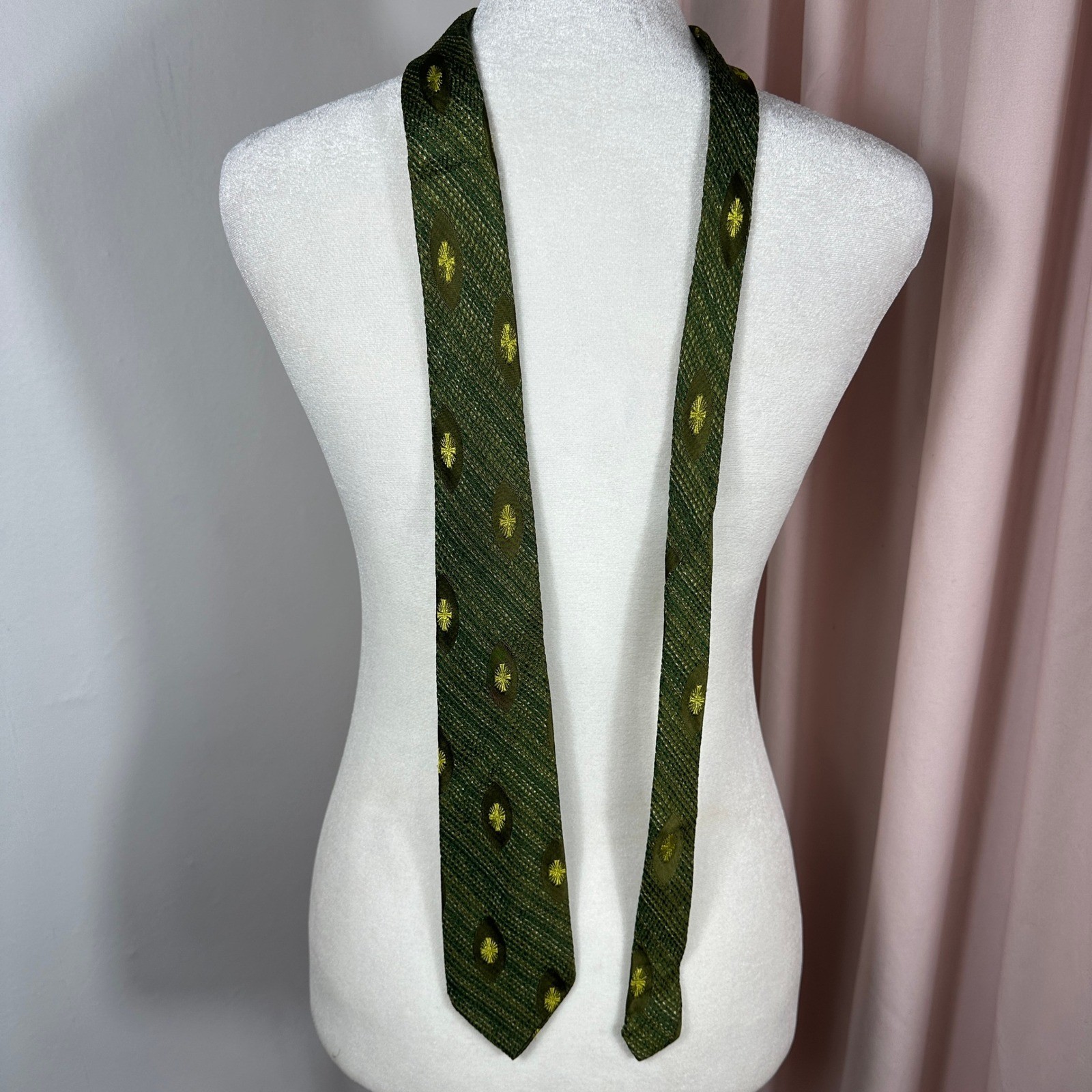 Vintage Necktie Mens OS Olive Green Excellent Woven Starburst Acetate Rayon Tie