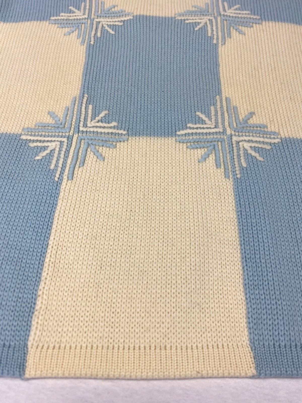 Vintage Sweater Snowflake Knit Blue & White Winter Pullover Aspen Mountain CO