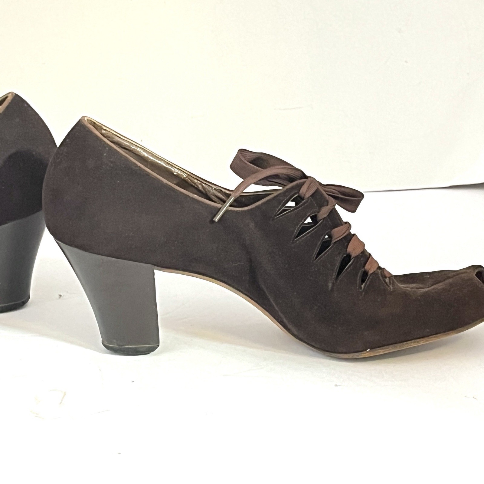 Vintage 1940s Womens Shoes Peep Toe Brown Suede SELBY Heel Laces COLLECTOR ITEM