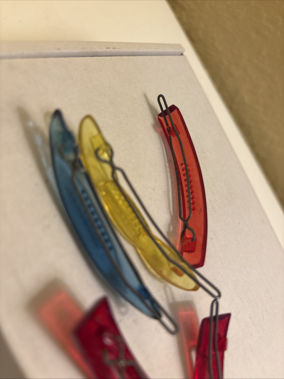 5 Vtg 1960’s RED Hair Barrettes Red Yellow Blue Older Tight Grip 2.3/4” (a71