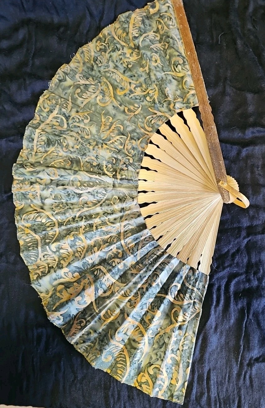Hand Held Fan 19.5 Inch Wide 10.5 In Hight
