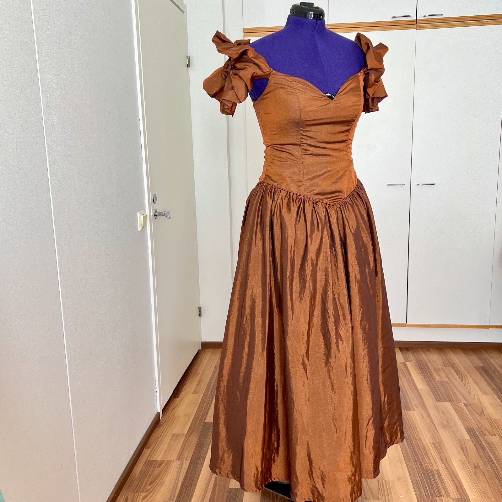 1980s JOHN CHARLES Taffeta Off Shoulder Cocktail Party Dress Basque Waist Prom
