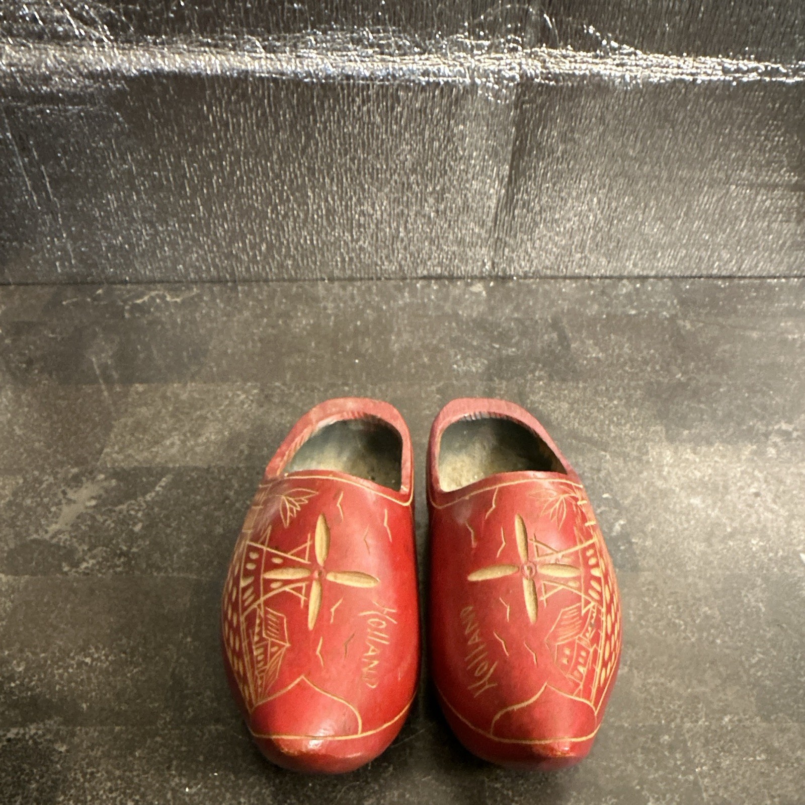Vintage Red Leather Wooden Clogs Slip-On Mule Shoes, Ethnic Look, Casual