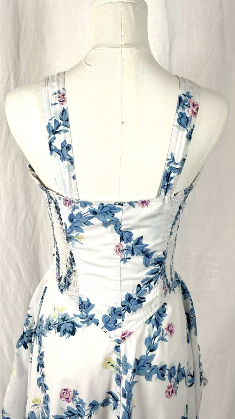 Vintage 80’s Floral Sun Dress With Side Ruching And Converie Straps. Size Small