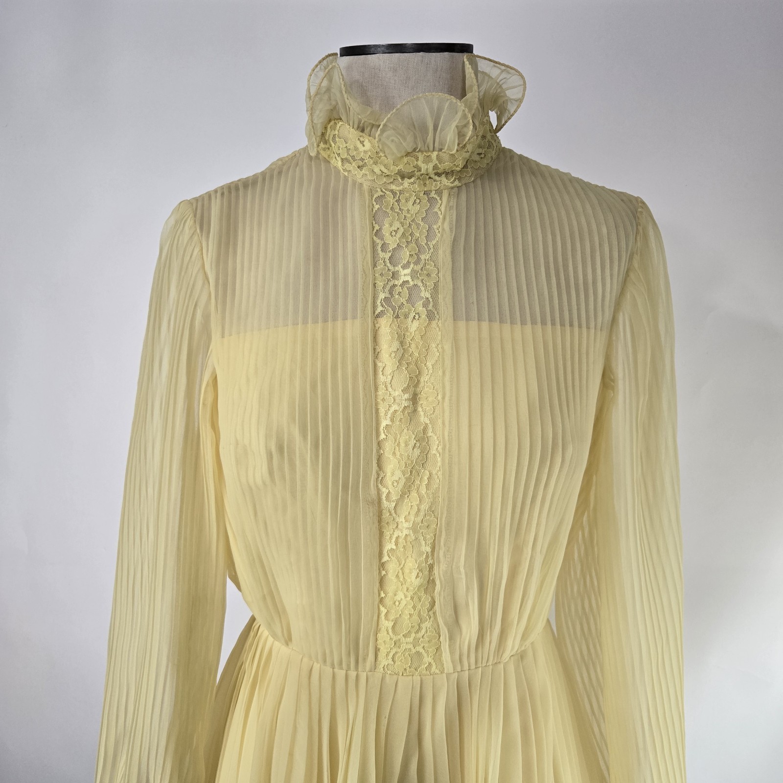 Vintage 60’s Miss Elliette Chiffon Ruffled Lace Dress Size M High Ruffle Neck