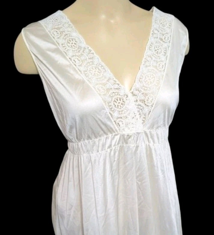 Vintage Miss Elaine 2 PC Maxi Nightgown & Robe Set Nylon Cotton Lace Trim Ivory