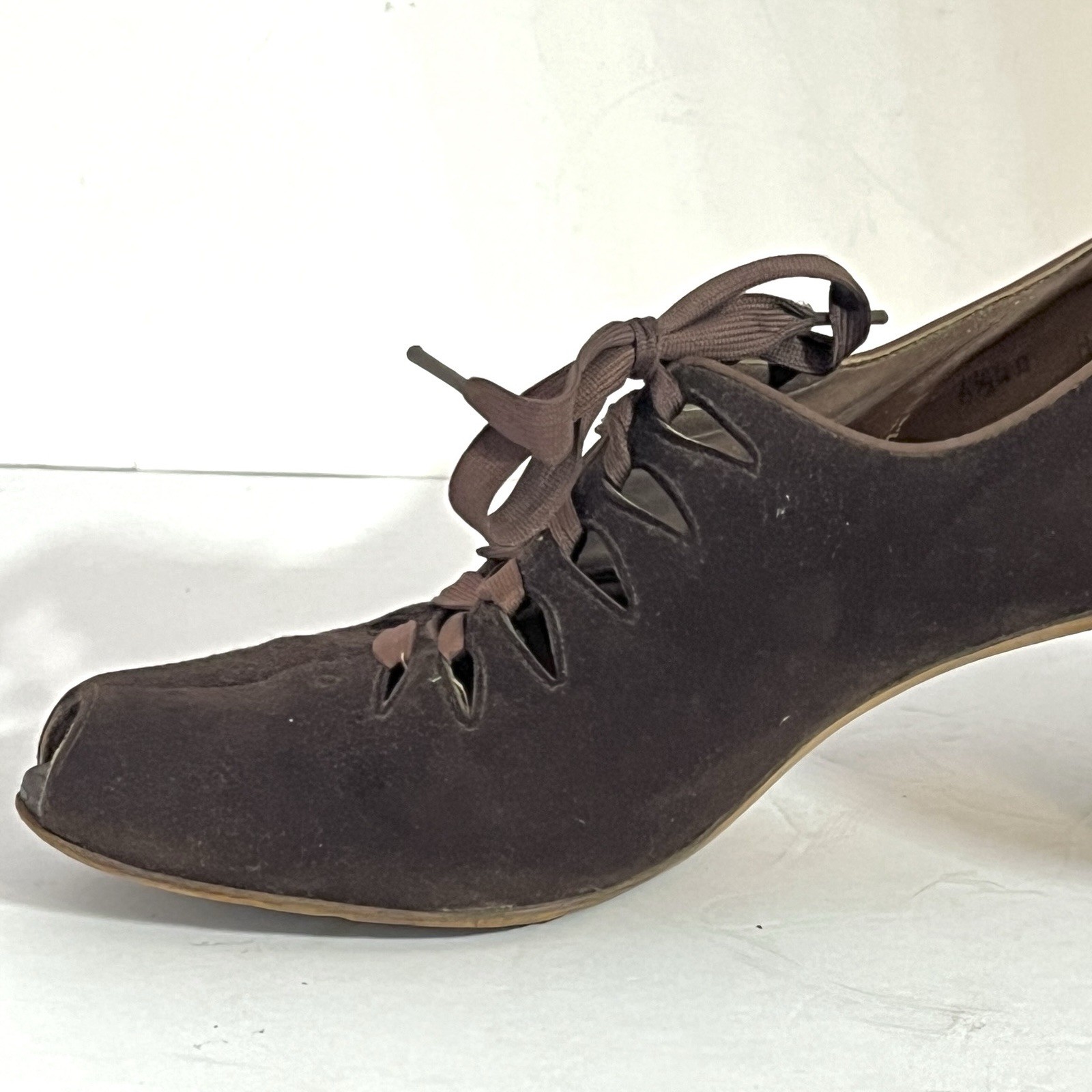 Vintage 1940s Womens Shoes Peep Toe Brown Suede SELBY Heel Laces COLLECTOR ITEM