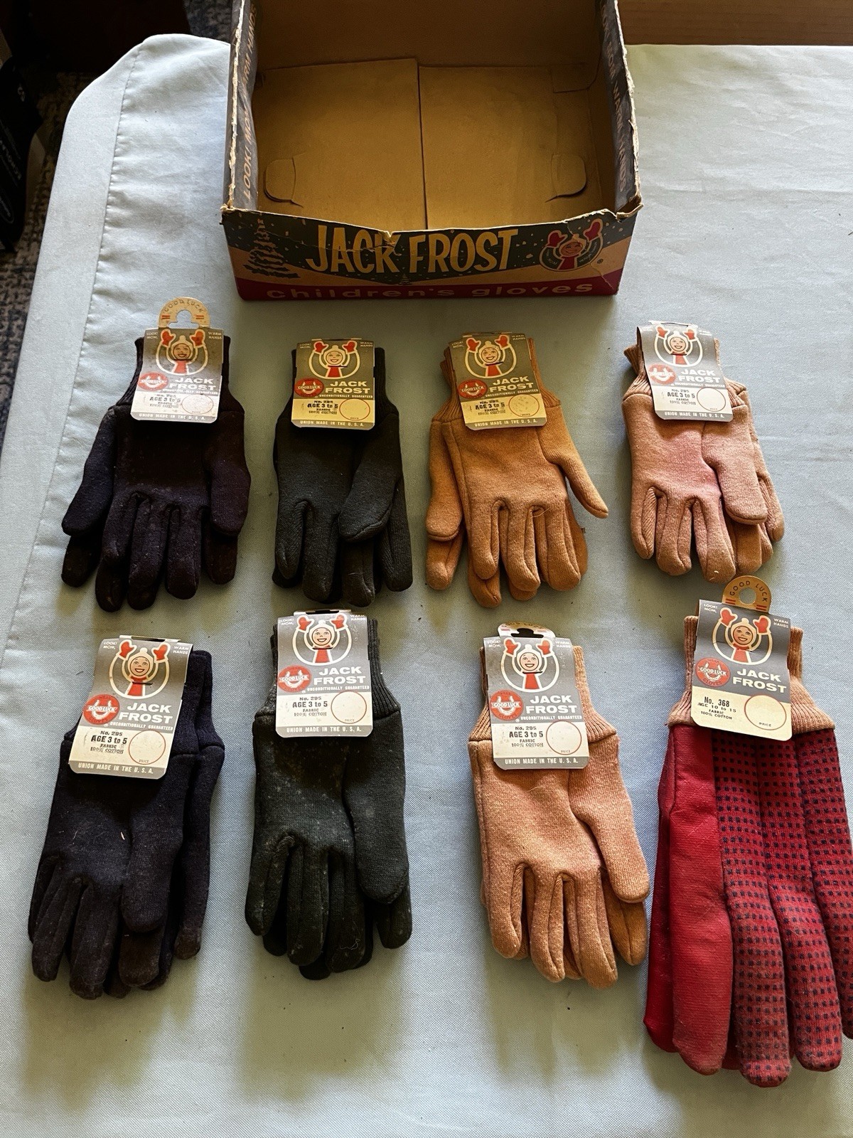 Vintage Jack Frost Children’s Gloves Store Display Box NOS 8 Pair Union Made USA