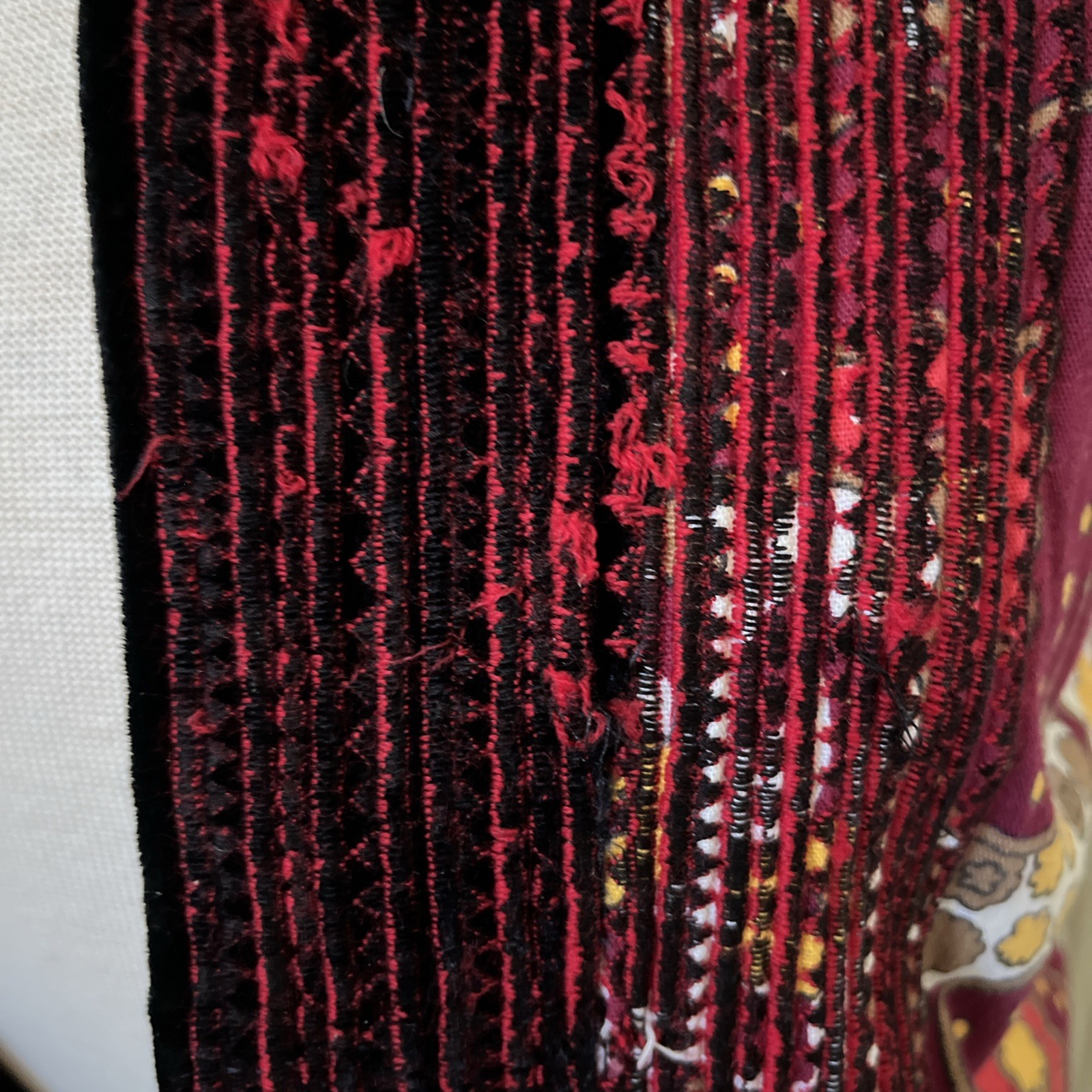 Vintage Palestinian Tatreez Velvet Vest – Mid-Century Long Couching Embroidered