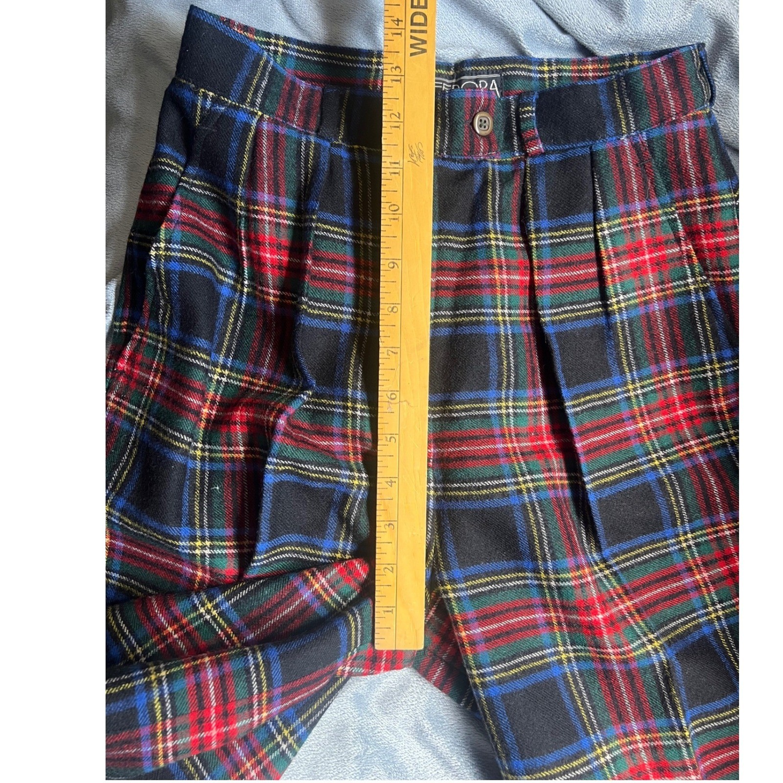 Fedora Vintage 100% Virgin Wool Plaid Pleated High Waisted Shorts Cuffed Size 9